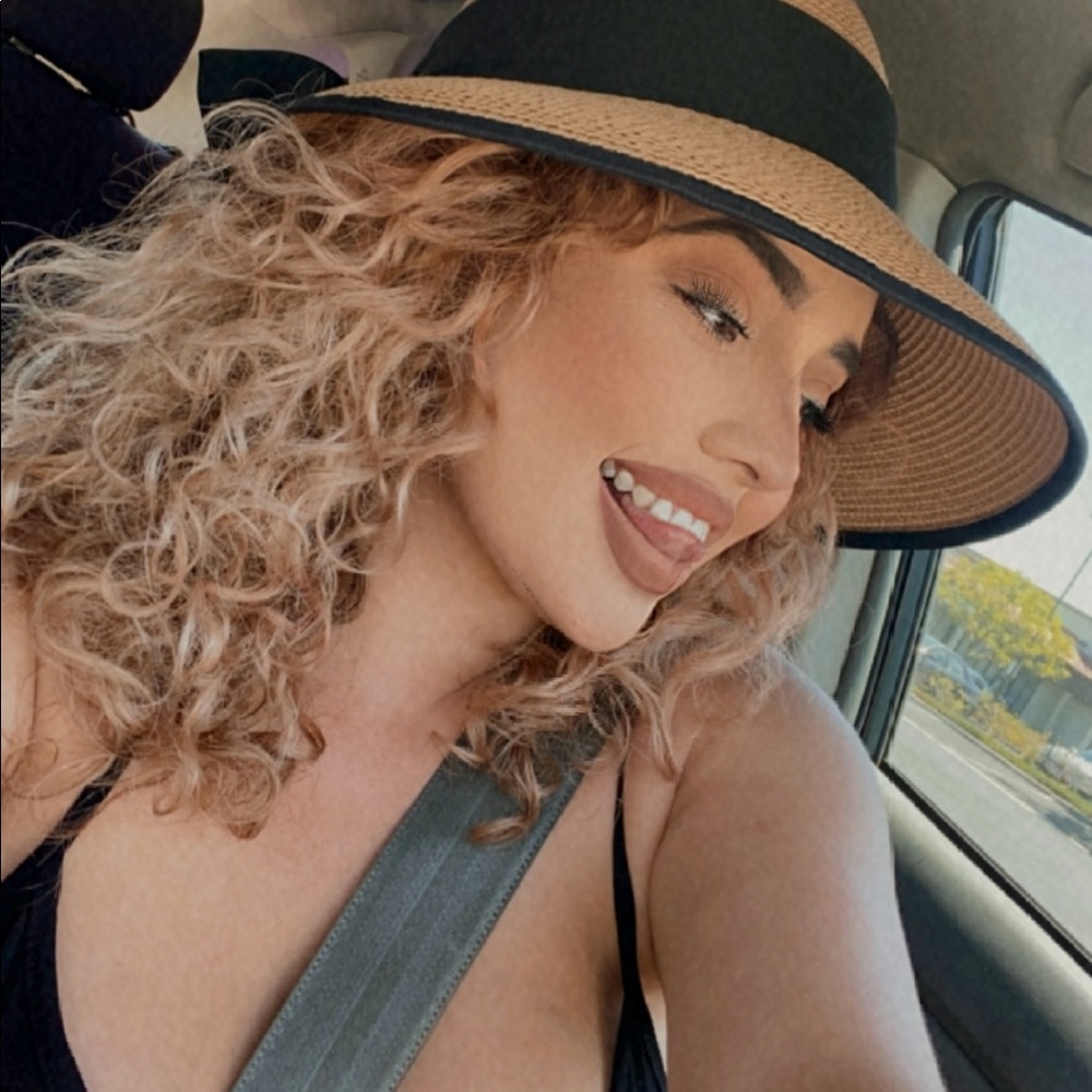 Meet your Posher, Cathie